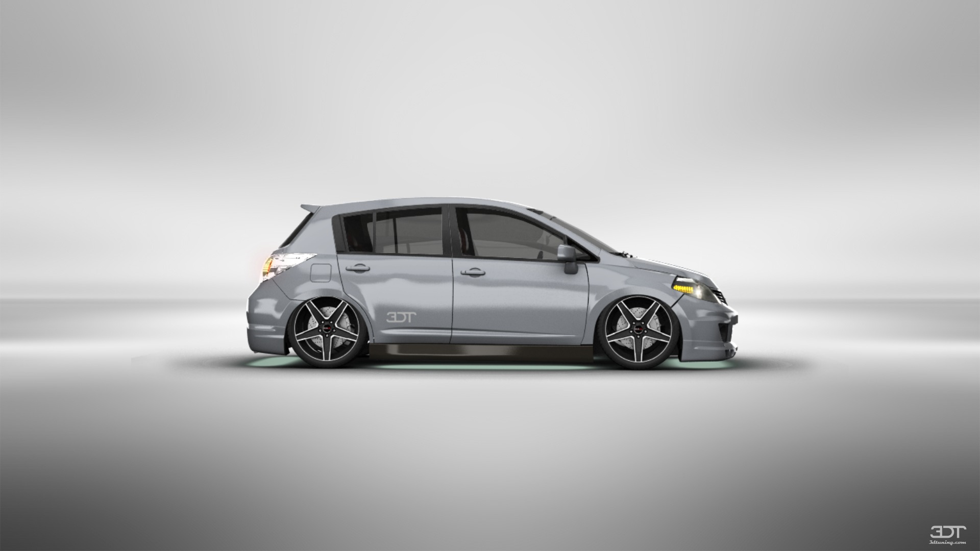 Nissan Versa SL 5 Door Hatchback 2009