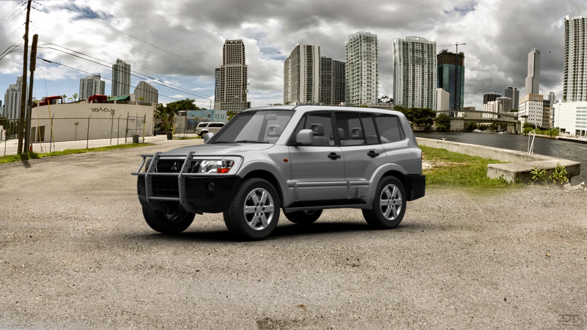 Mitsubishi Pajero SUV 2005