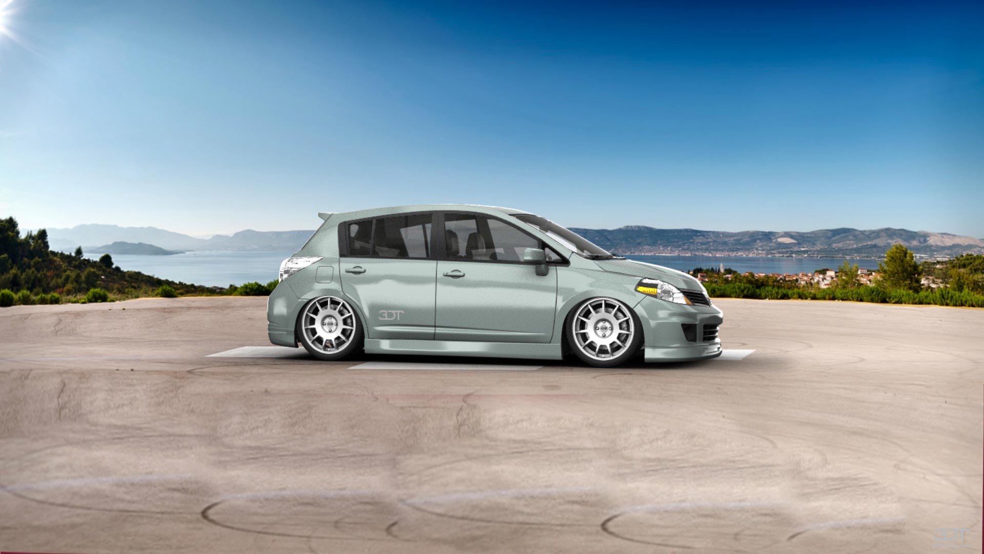 Nissan Versa SL 5 Door Hatchback 2009