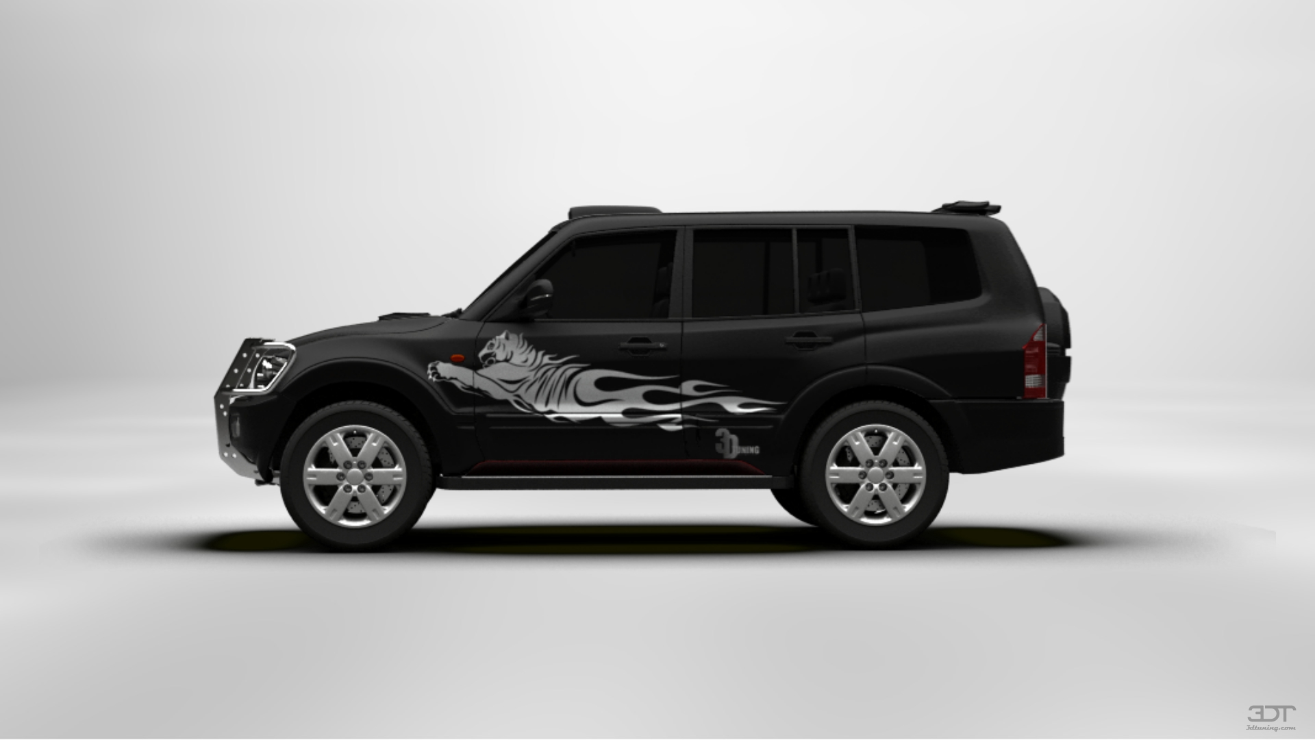 Mitsubishi Pajero SUV 2005