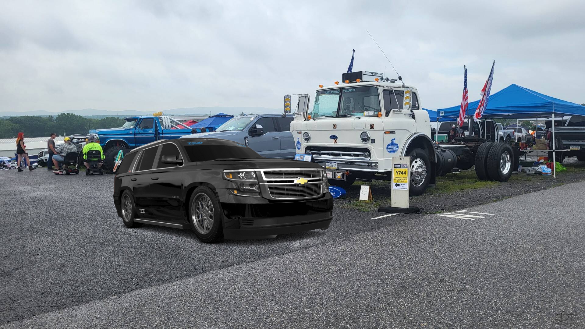 Chevrolet Tahoe Z71 5 Door SUV 2015 Images