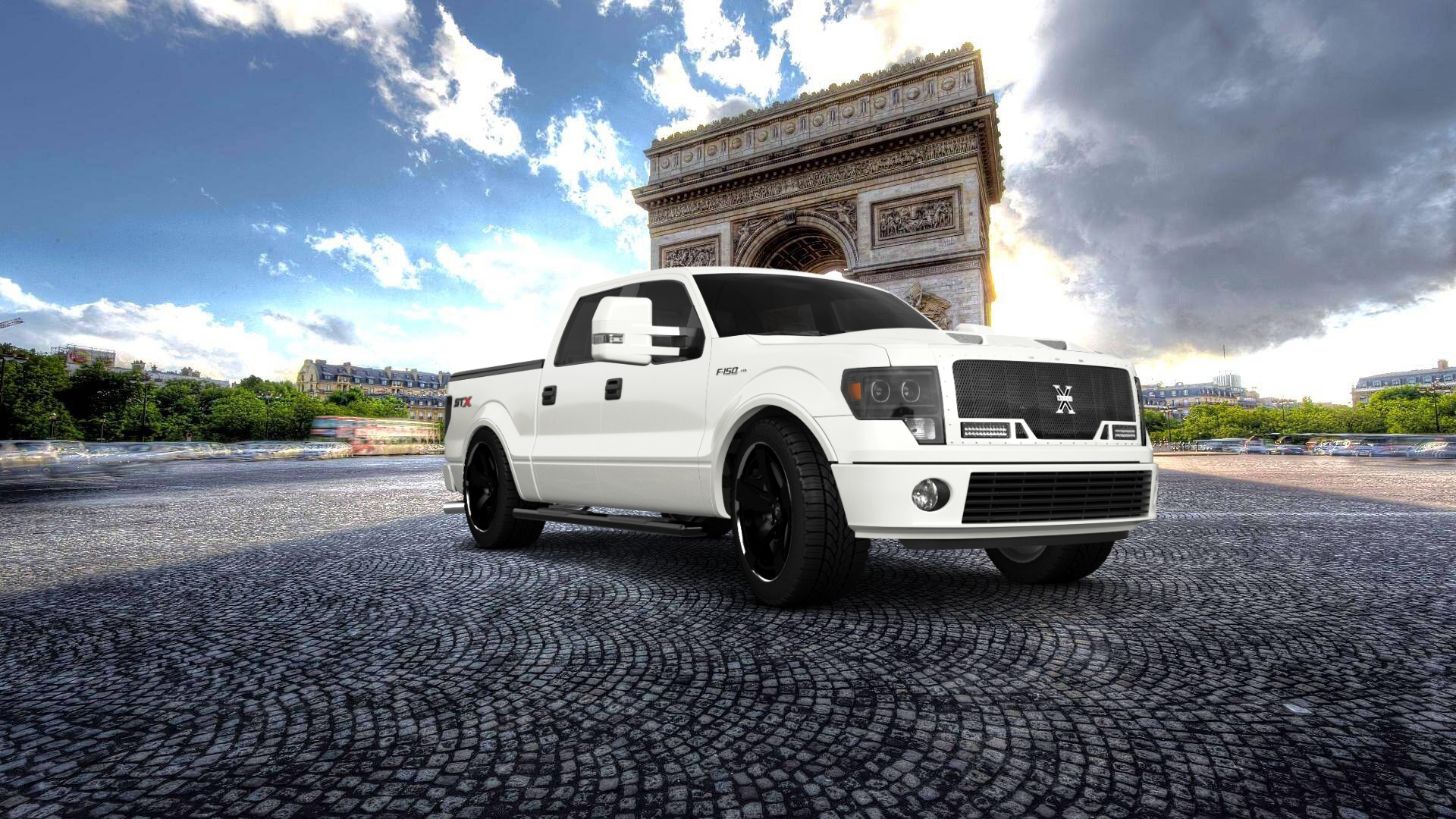 Ford F-150 Crew Cab 4 Door pickup truck 2013