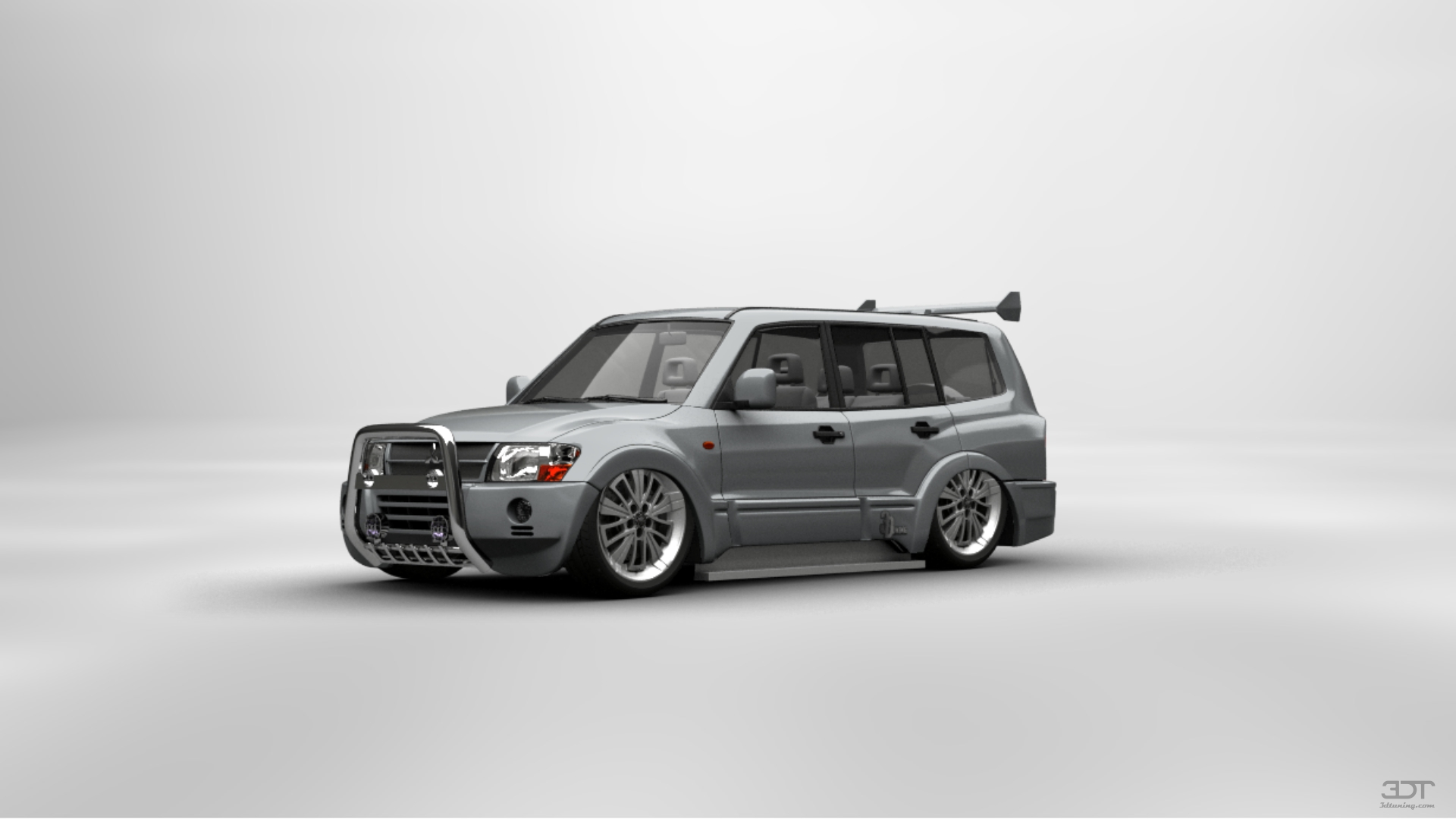 Mitsubishi Pajero SUV 2005