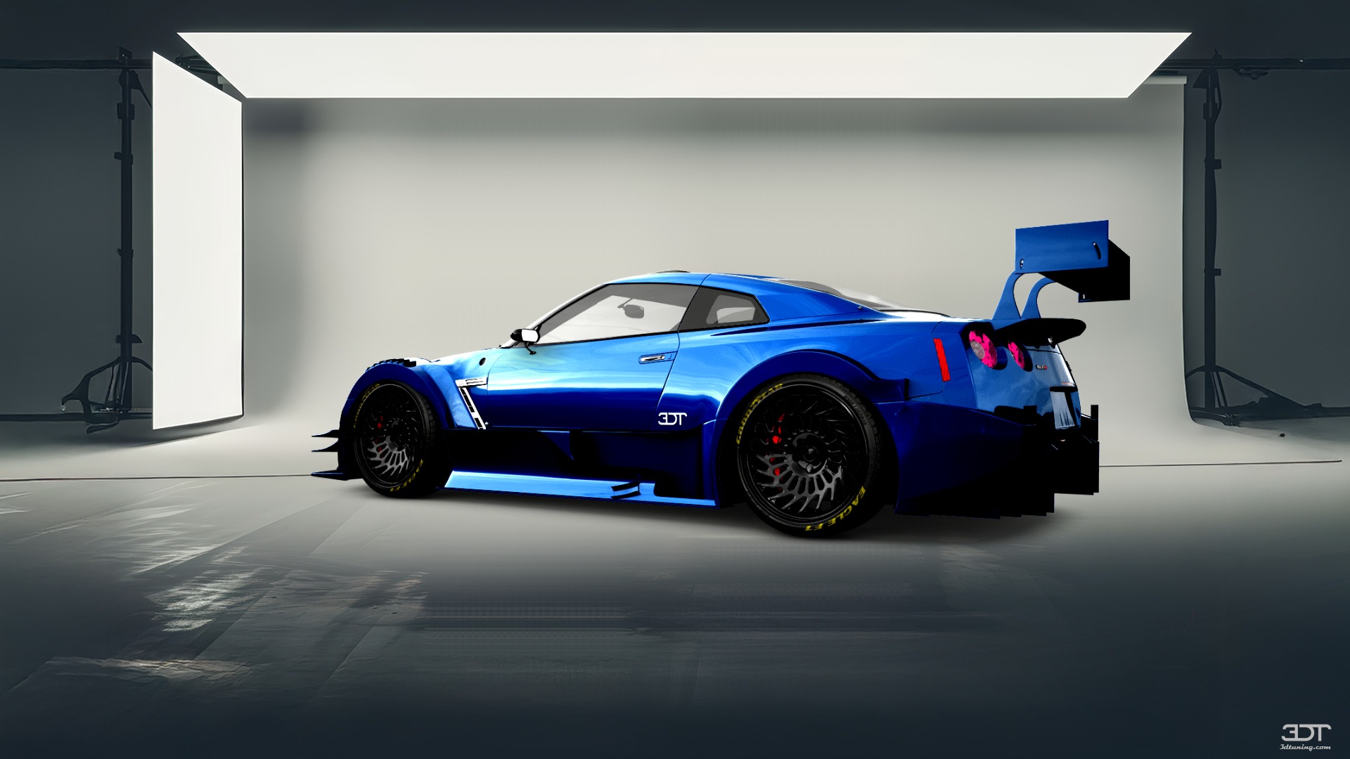 Nissan GT-R 2 Door Coupe 2010 Images