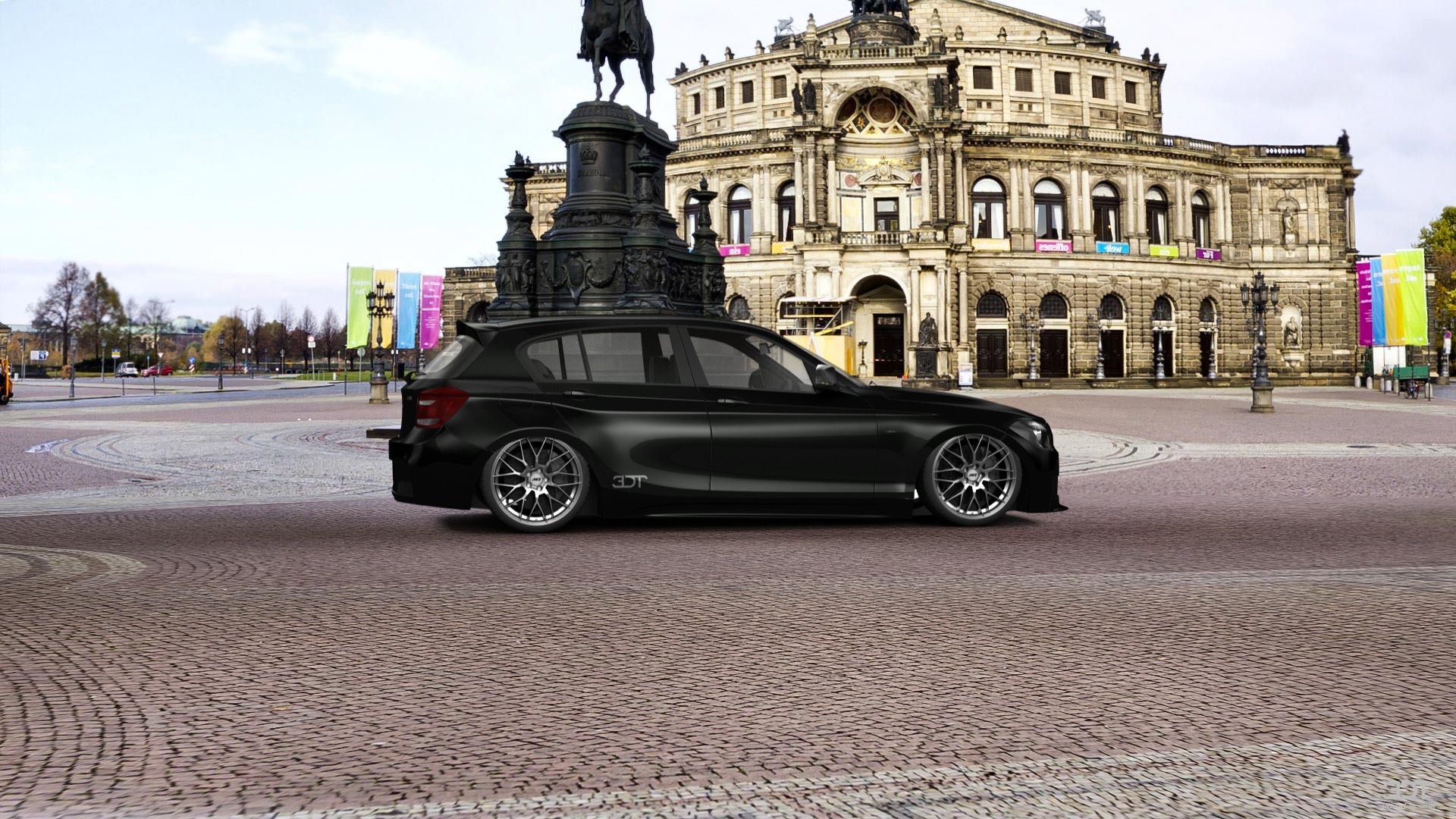 BMW 1 series 5 Door Hatchback 2011 Images