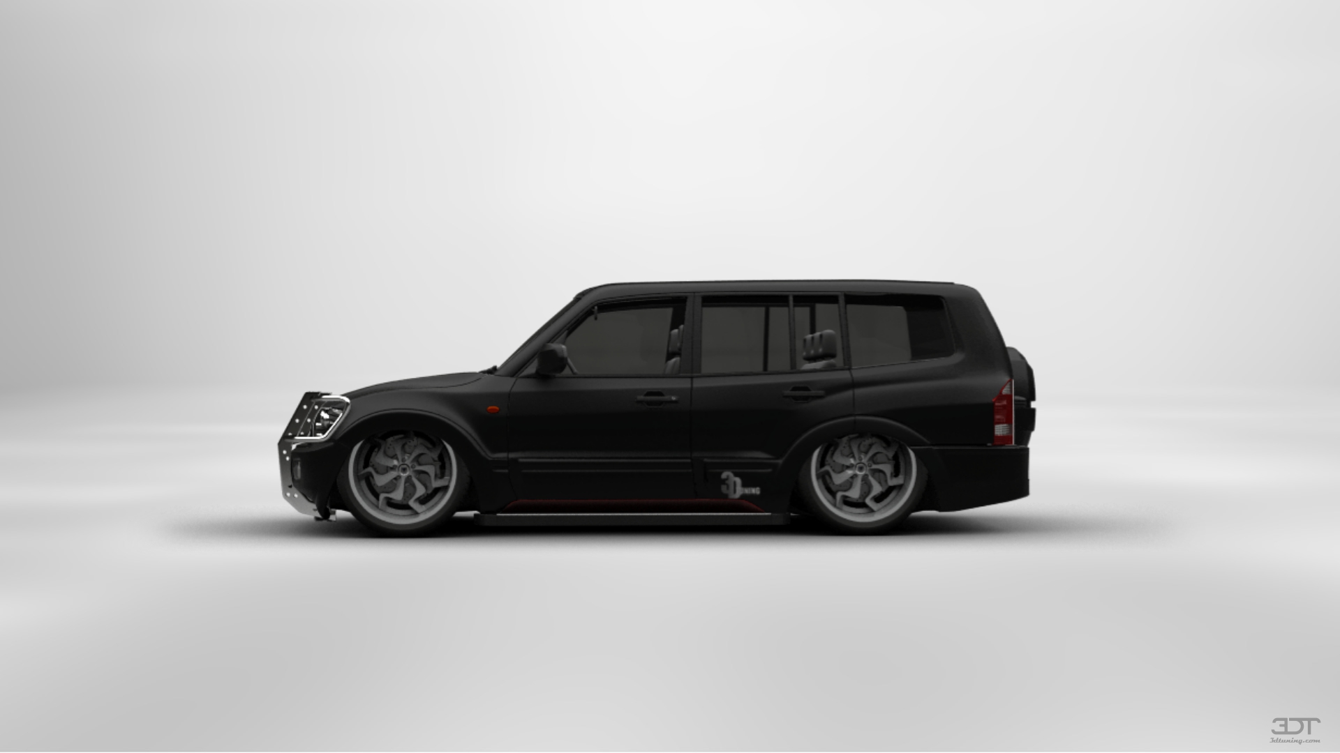 Mitsubishi Pajero SUV 2005