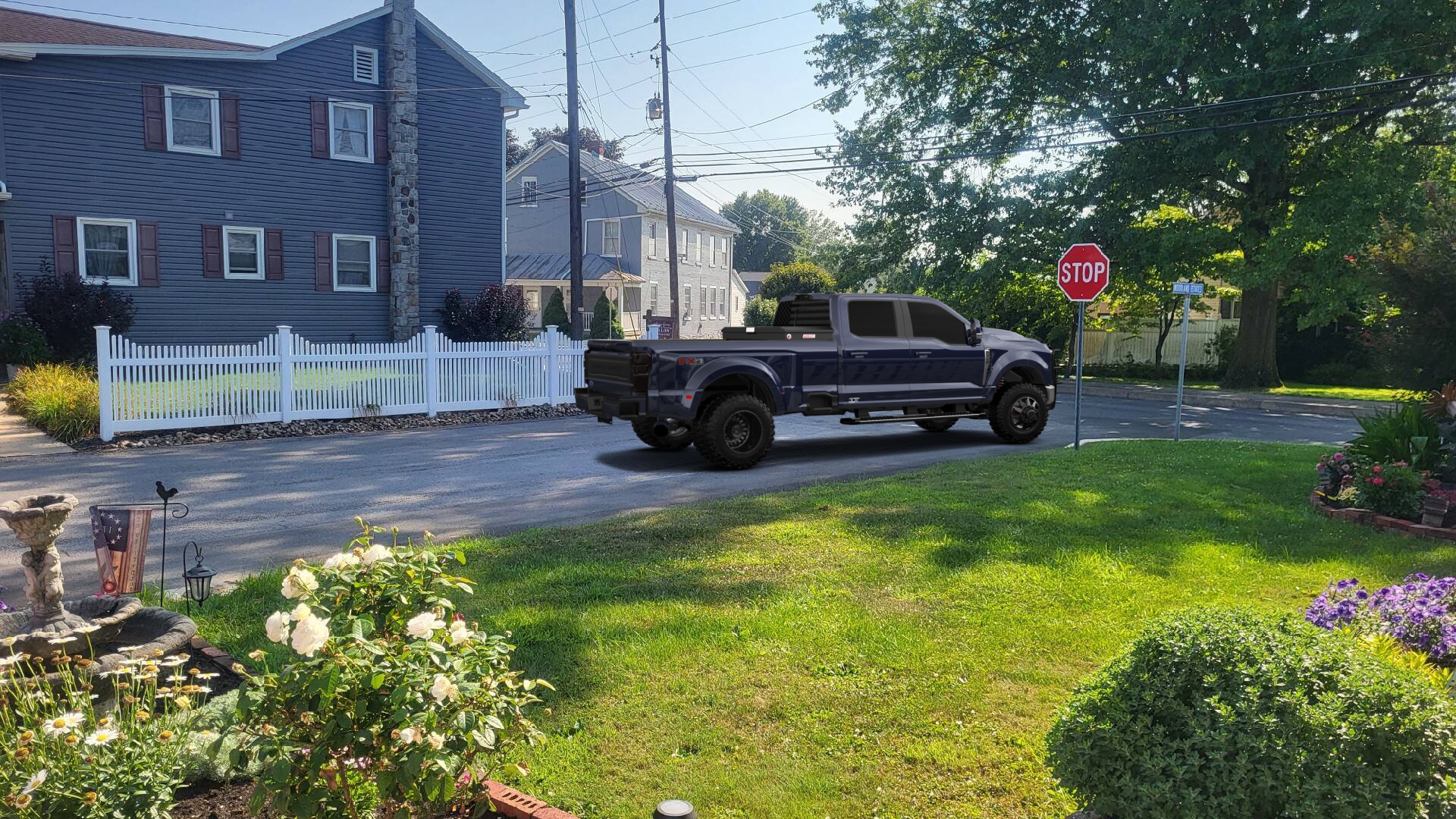 Ford F-350 DRW Crew Cab 4 Door pickup truck 2023 Images
