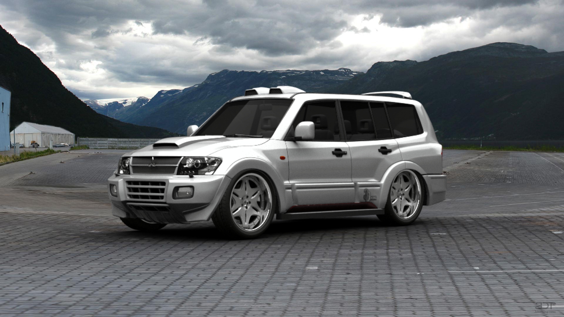 Mitsubishi Pajero SUV 2005