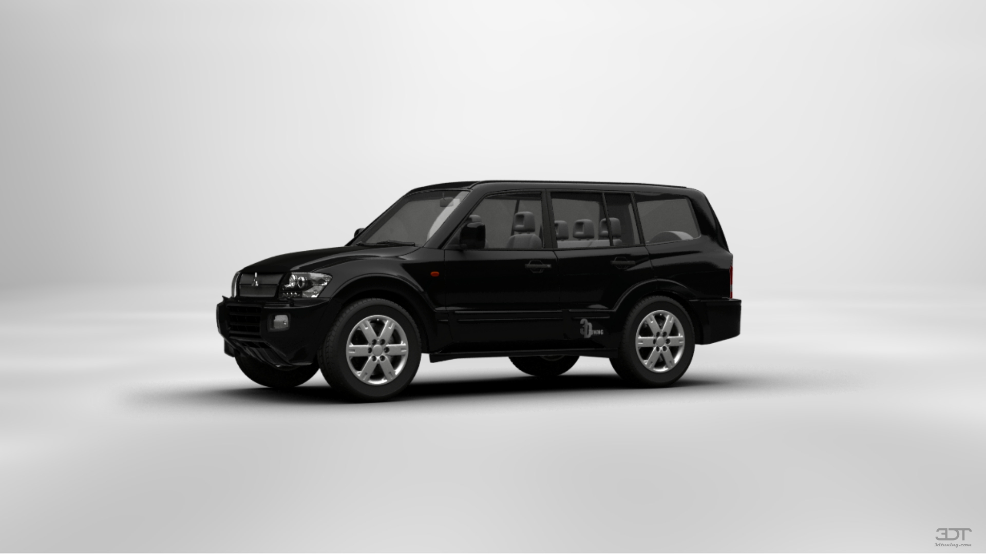 Mitsubishi Pajero SUV 2005